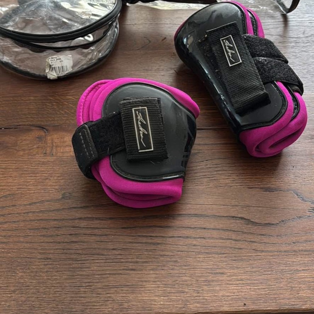 Pony jump boots front and back
